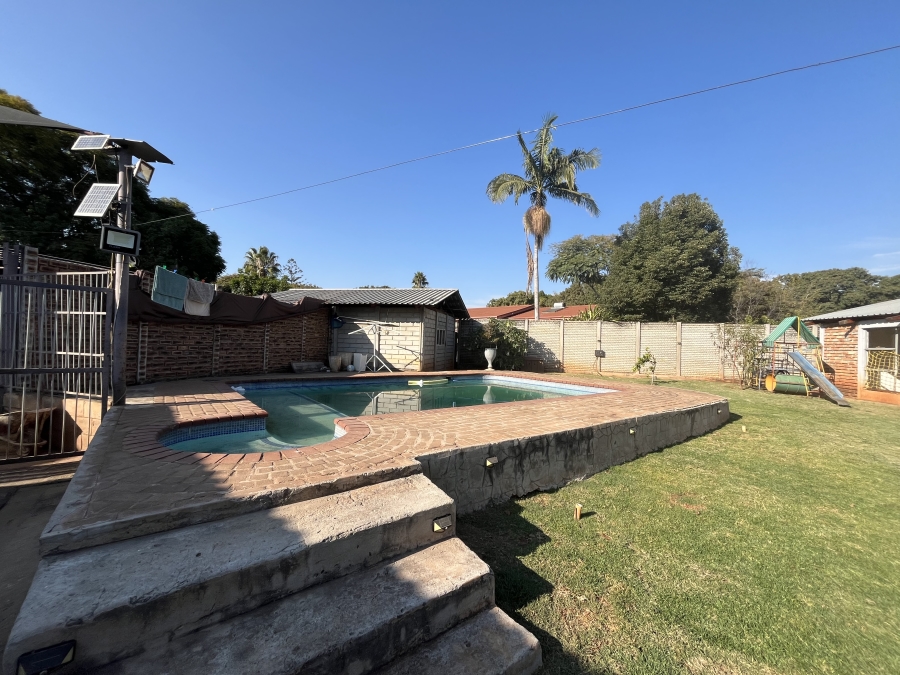 3 Bedroom Property for Sale in Mooinooi North West